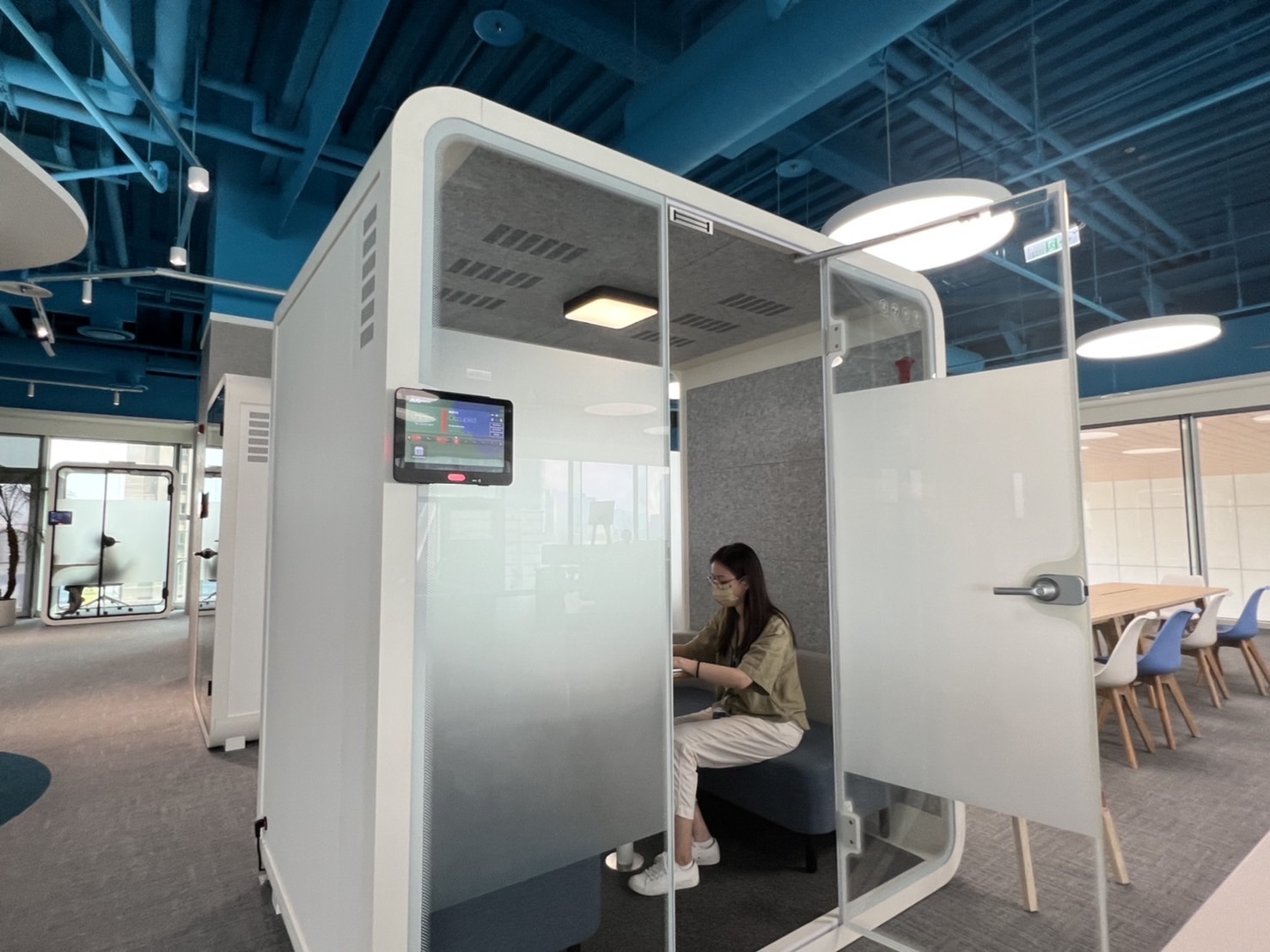 永利yl23411高雄據點的智慧行動辦公艙，展現永利yl23411在面板以外的研發應用軟實力